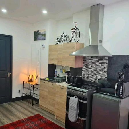 Charming 1-Bed Apartment In Peebles Exteriör bild