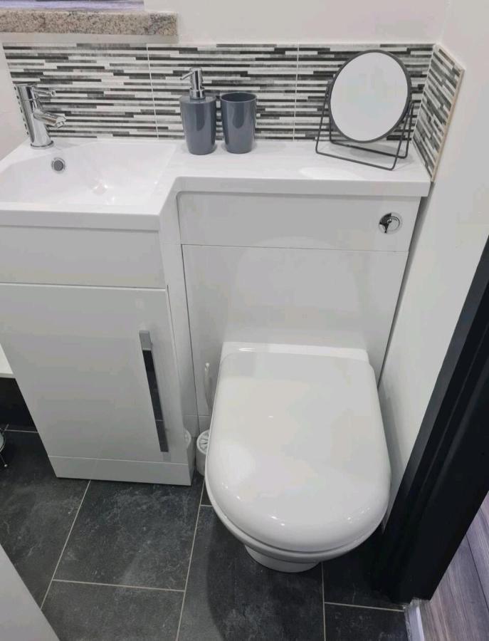Charming 1-Bed Apartment In Peebles Exteriör bild